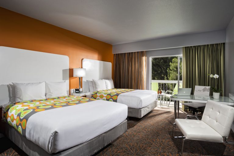 Double room at Sportsmen's Lodge